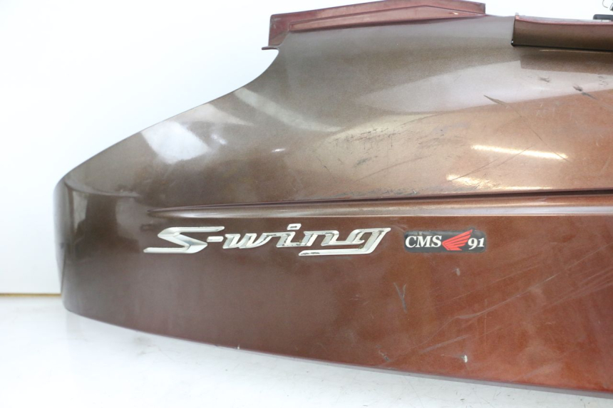 photo de PARAFANGO POSTERIORE DESTRO HONDA FES S-WING SWING ABS 125 (2007 - 2015) - Dettagli dei punti di fissaggio