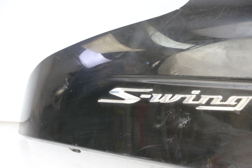 photo de PARAFANGO POSTERIORE DESTRO HONDA FES S-WING SWING ABS 125 (2007 - 2015) - Zoom sui componenti