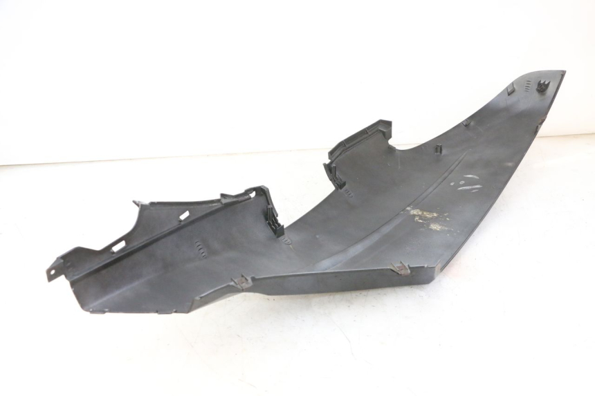 photo de PARAFANGO POSTERIORE DESTRO HONDA FES S-WING SWING ABS 125 (2007 - 2015) - Primo piano tecnico