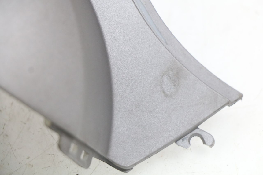 photo de PARAFANGO POSTERIORE DESTRO SYM FIDDLE 3 III 125 (2014 - 2020) - Primo piano ad alta risoluzione