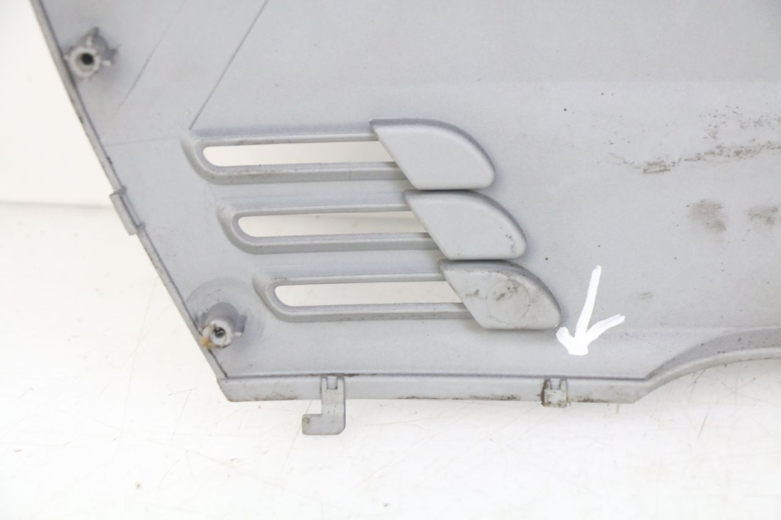 photo de PARAFANGO POSTERIORE DESTRO SYM FIDDLE 3 III 125 (2014 - 2020) - Stato della superficie e materiale