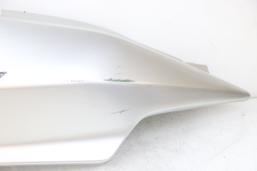 photo de CARENA POSTERIORE DESTRA HONDA FJS SILVERWING SILVER WING 600 (2001 - 2010) - Caratteristiche distintive