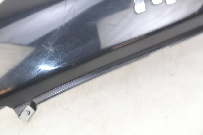 photo de PARAFANGO POSTERIORE DESTRO PIAGGIO FLY 4T 50 (2013 - 2017) - Dettagli dei punti di fissaggio