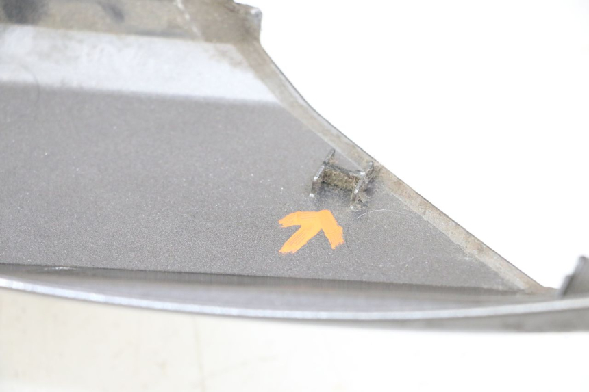 photo de CARENA POSTERIORE DESTRA HONDA FORZA ABS 300 (2013 - 2017) - Dettaglio del componente