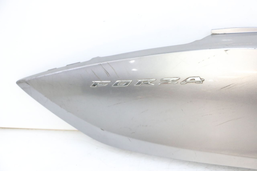 photo de CARENA POSTERIORE DESTRA HONDA FORZA ABS 300 (2013 - 2017) - Ispezione visiva dettagliata