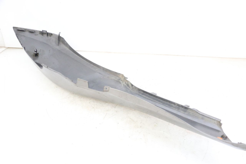 photo de CARENA POSTERIORE DESTRA HONDA FORZA ABS 300 (2013 - 2017) - Zoom sullo stato d'uso