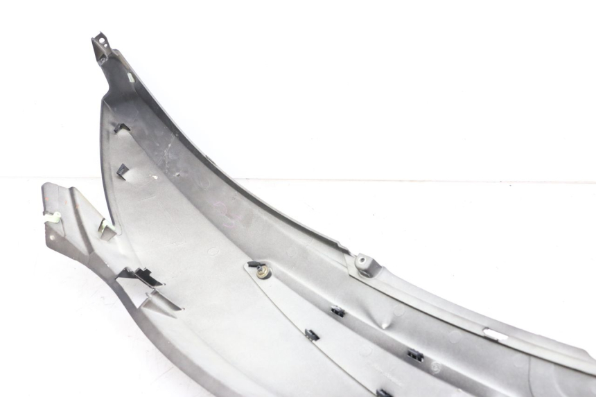 photo de CARENA POSTERIORE DESTRA PEUGEOT GEOPOLIS RS 125 (2007 - 2009) - Primo piano tecnico