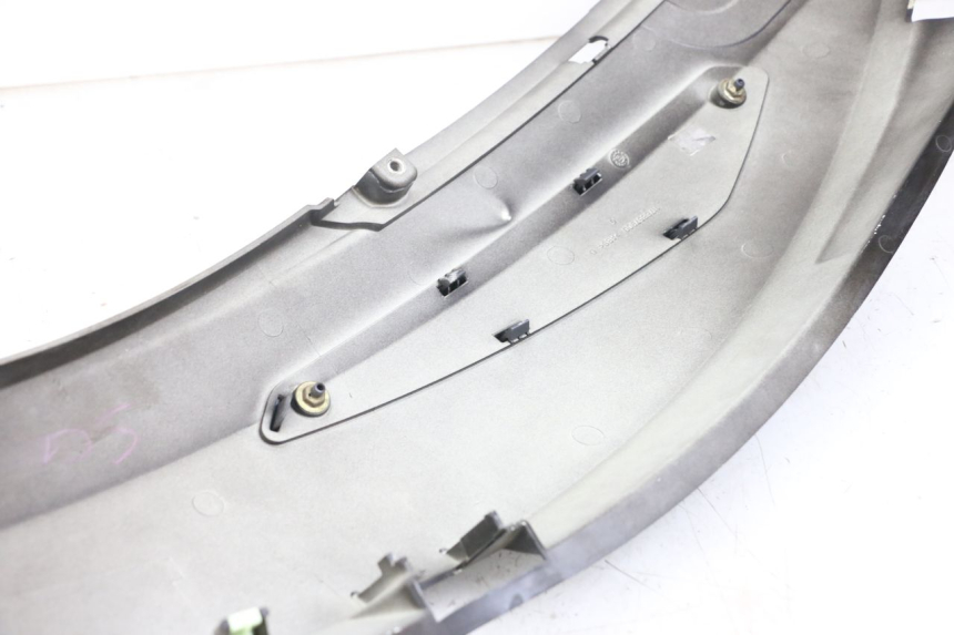 photo de CARENA POSTERIORE DESTRA PEUGEOT GEOPOLIS RS 125 (2007 - 2009) - Dettagli dei punti di fissaggio