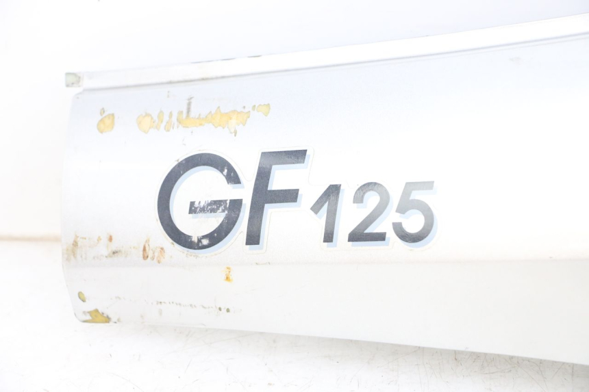 photo de CARENA POSTERIORE DESTRA HYOSUNG GF 125 (2001 - 2005) - Vista d'insieme del prodotto