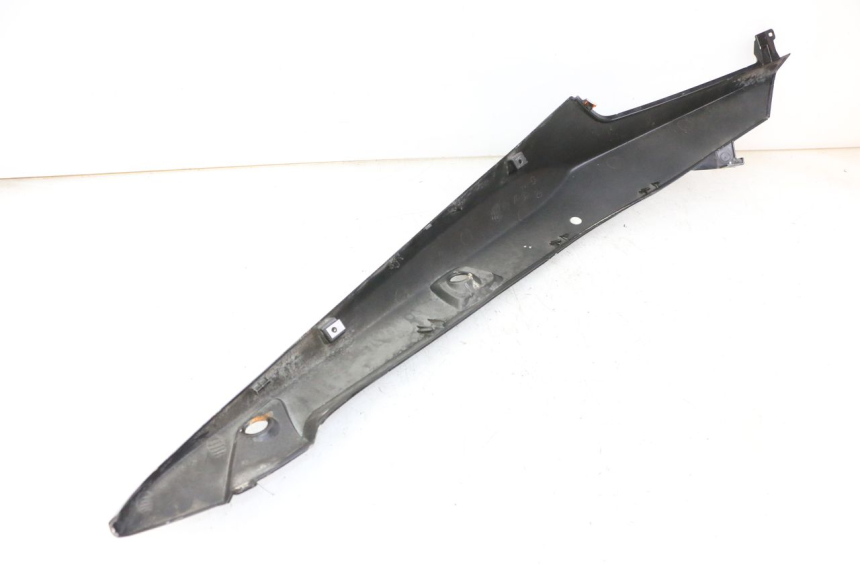 photo de CARENA POSTERIORE DESTRA GILERA NEXUS 300 (2008 - 2013) - Zoom sullo stato d'uso