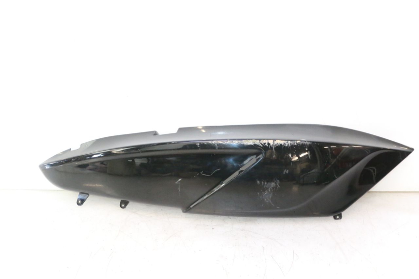 photo de CARENA POSTERIORE DESTRA GILERA GP 800 (2007 - 2013) - Vista principale