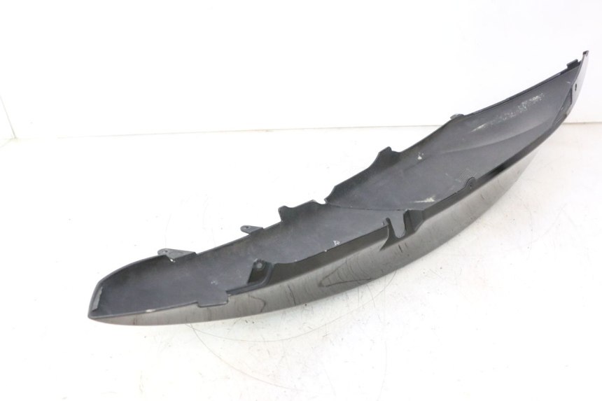 photo de CARENA POSTERIORE DESTRA GILERA GP 800 (2007 - 2013) - Zoom sui componenti