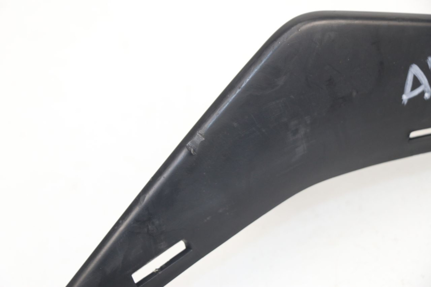 photo de CARENA POSTERIORE DESTRA SUZUKI GSR 750 (2011 - 2017) - Zoom sullo stato d'uso