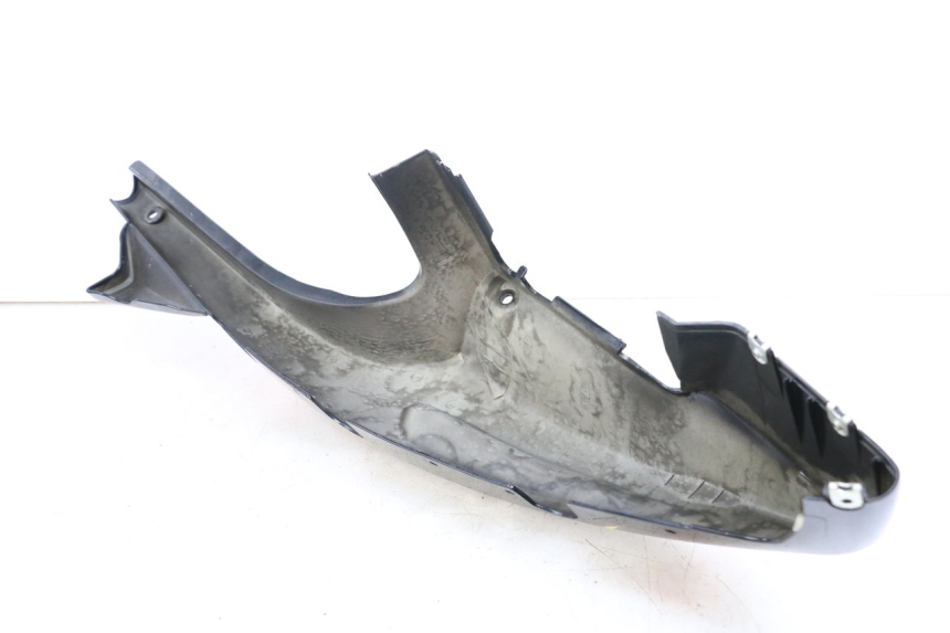 photo de CARENA POSTERIORE DESTRA HYOSUNG GTR 125 (2006 - 2008) - Zoom sullo stato d'uso