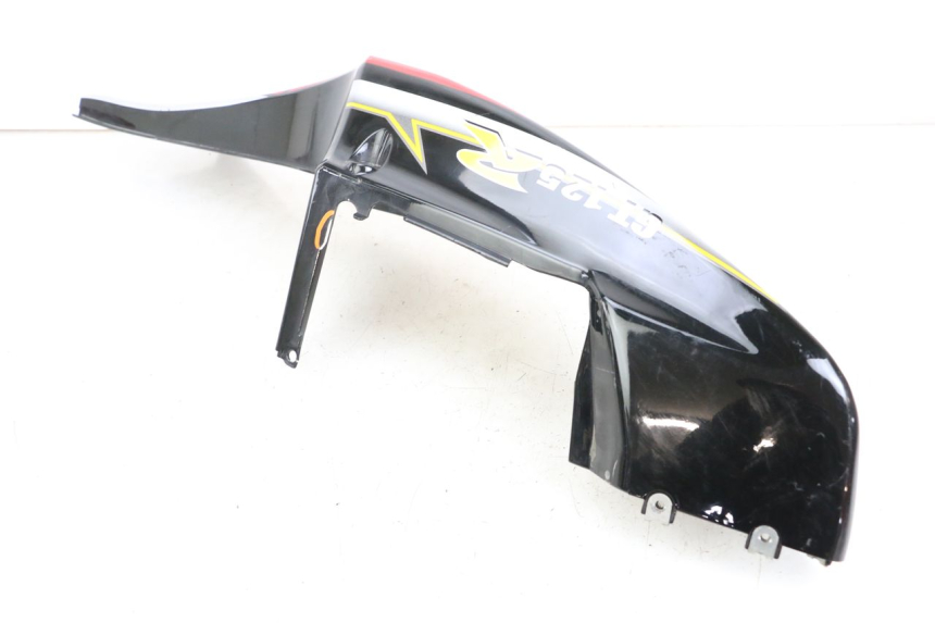 photo de CARENA POSTERIORE DESTRA HYOSUNG GTR 125 (2006 - 2008) - Primo piano tecnico