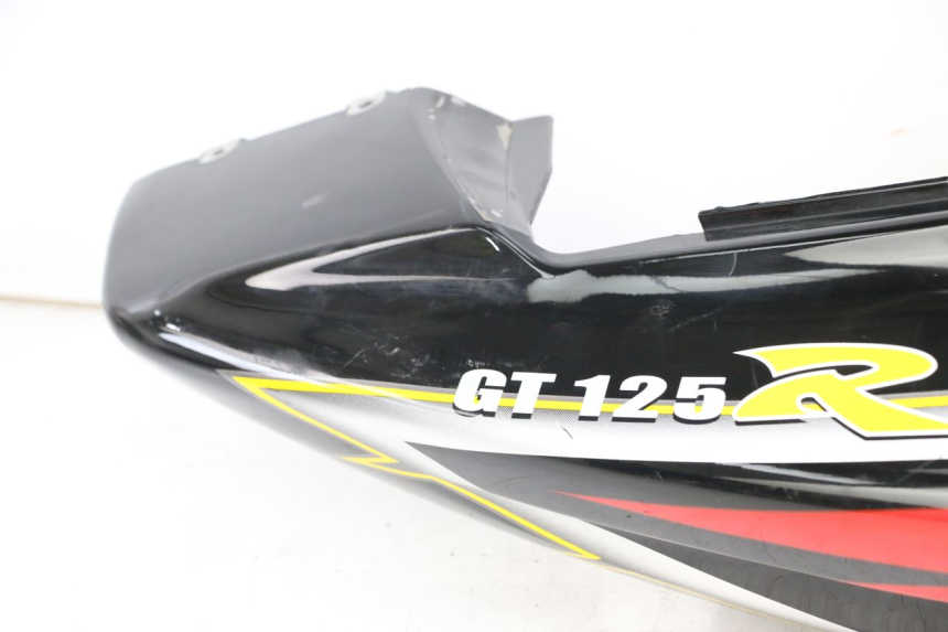 photo de CARENA POSTERIORE DESTRA HYOSUNG GTR 125 (2006 - 2008) - Marcature e riferimenti originali