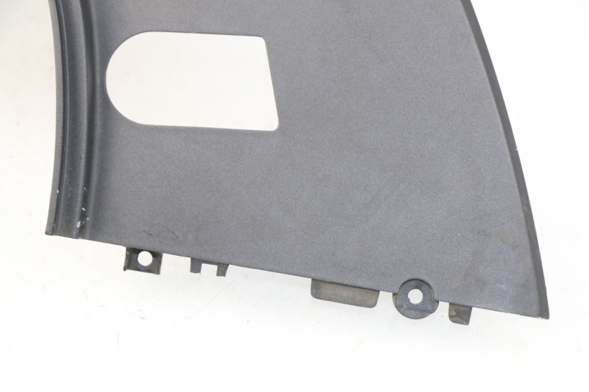 photo de PARAFANGO POSTERIORE DESTRO SYM GTS EFI ABS 125 (2012 - 2016) - Dettagli dei punti di fissaggio