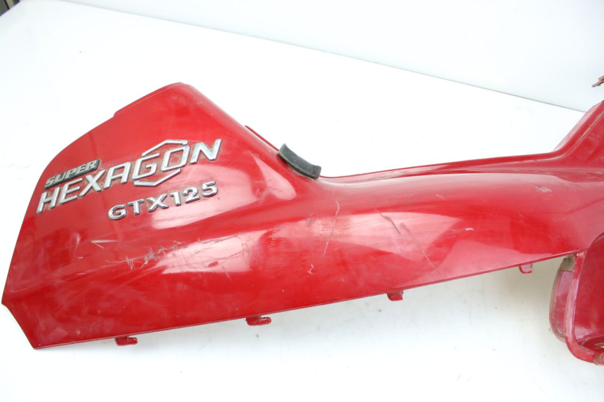 photo de PARAFANGO POSTERIORE DESTRO PIAGGIO HEXAGON 2T 125 (1994 - 1998) - Altra angolazione