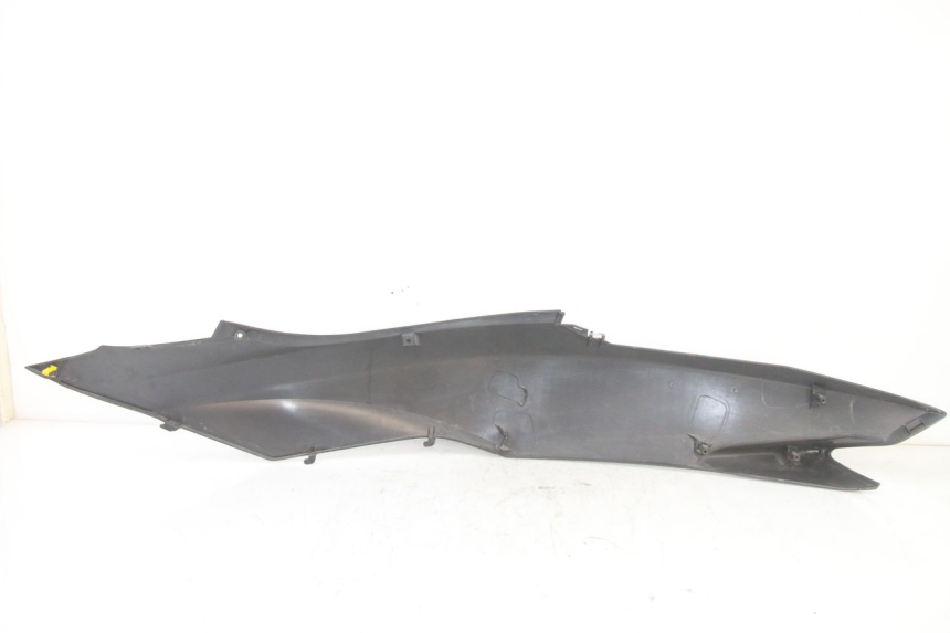 photo de CARENA POSTERIORE DESTRA HONDA PCX (JF57/JF64) 125 (2014 - 2018) - Dettagli dei punti di fissaggio