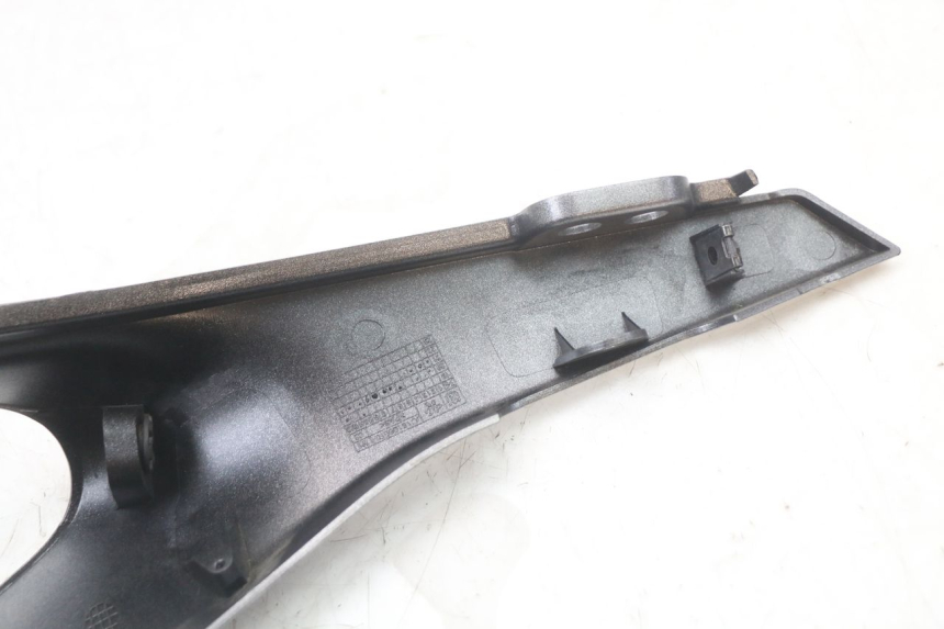 photo de CARENA POSTERIORE DESTRA HUSQVARNA SVARTPILEN 401 (2018 - 2023) - Stato della superficie e materiale