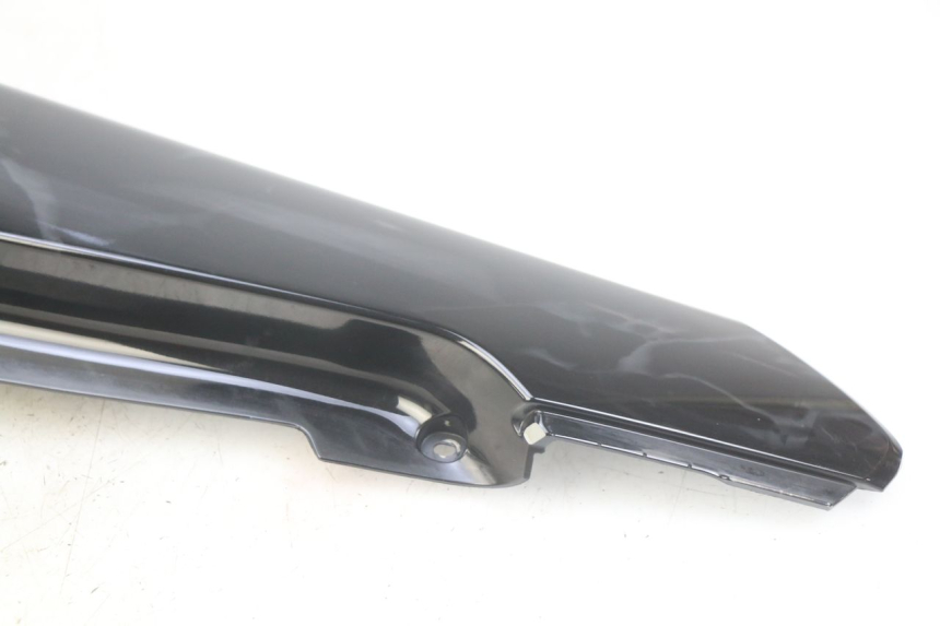 photo de PARAFANGO POSTERIORE DESTRO YAMAHA HW XENTER 125 (2011 - 2017) - Caratteristiche distintive