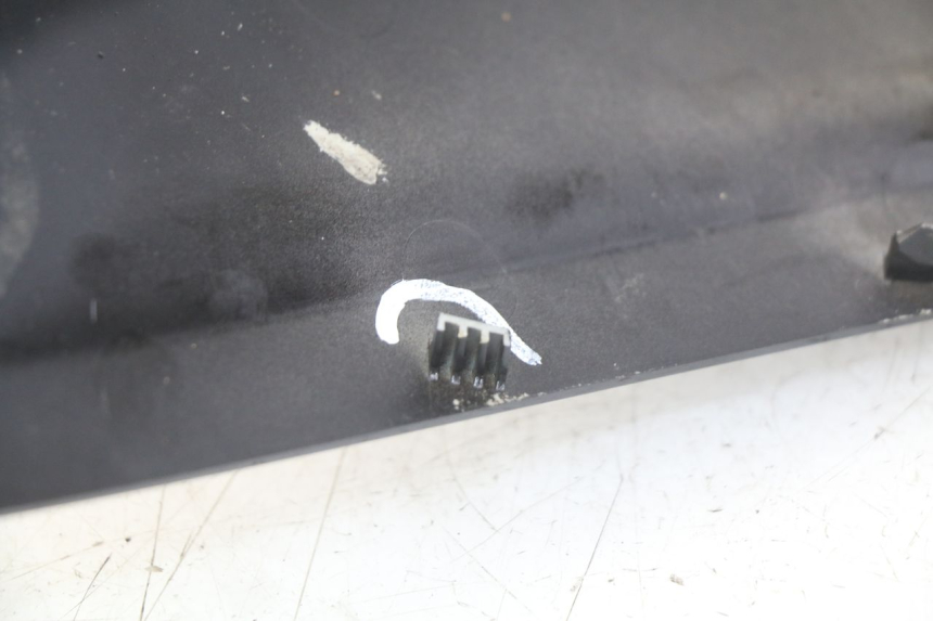 photo de PARAFANGO POSTERIORE DESTRO YAMAHA HW XENTER 125 (2011 - 2017) - Altra angolazione