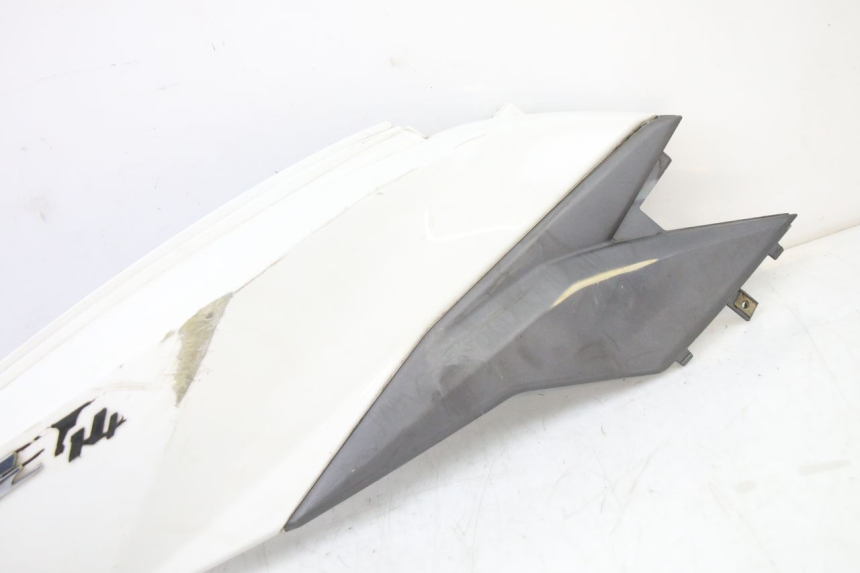 photo de PARAFANGO POSTERIORE DESTRO SYM JET 14 4T 50 (2018 - 2022) - Primo piano tecnico