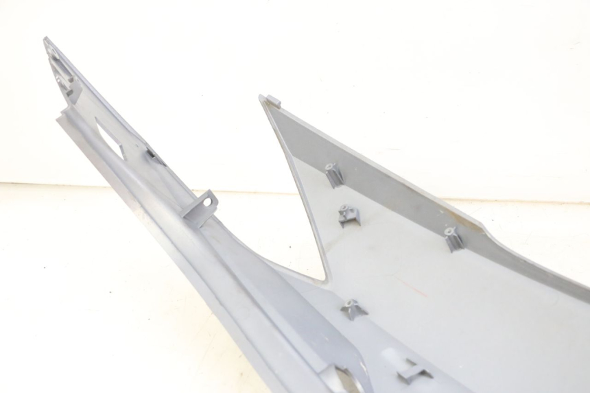 photo de CARENA POSTERIORE DESTRA SYM JOYMAX 125 (2010 - 2017) - Zoom sullo stato d'uso