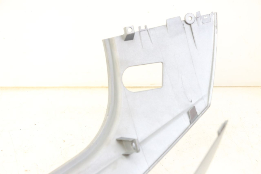 photo de CARENA POSTERIORE DESTRA SYM JOYMAX 125 (2010 - 2017) - Altra angolazione