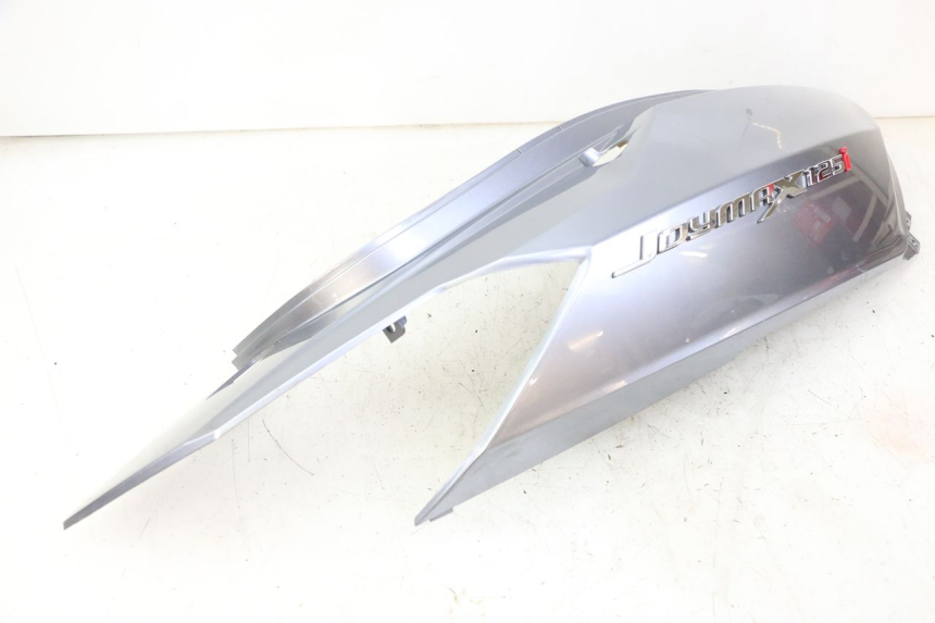 photo de CARENA POSTERIORE DESTRA SYM JOYMAX 125 (2010 - 2017) - Dettagli dei punti di fissaggio