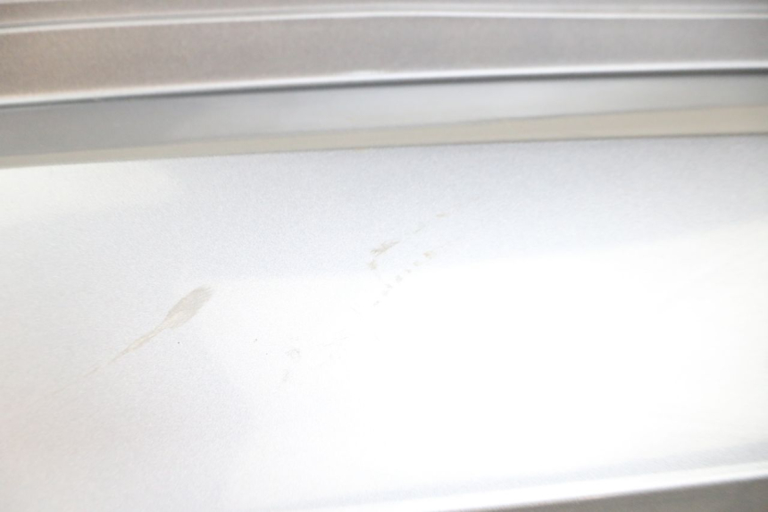 photo de CARENA POSTERIORE DESTRA SYM JOYMAX 125 (2010 - 2017) - Ricambio usato controllato