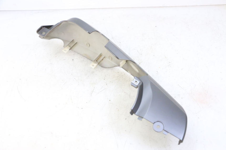 photo de CARENA POSTERIORE DESTRA KIDEN KD125-G 125 (2018 - 2022) - Primo piano tecnico