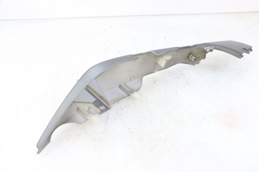 photo de CARENA POSTERIORE DESTRA KIDEN KD125-G 125 (2018 - 2022) - Dettagli dei punti di fissaggio