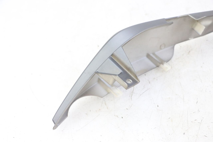 photo de CARENA POSTERIORE DESTRA KIDEN KD125-G 125 (2018 - 2022) - Stato della superficie e materiale