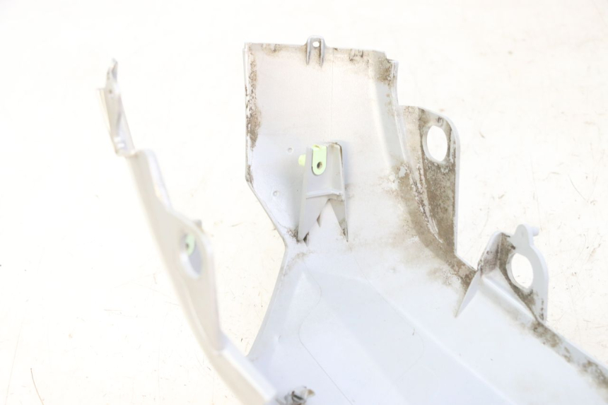 photo de CARENA POSTERIORE DESTRA PEUGEOT KISBEE 2T 50 (2018 - 2022) - Dettaglio del componente