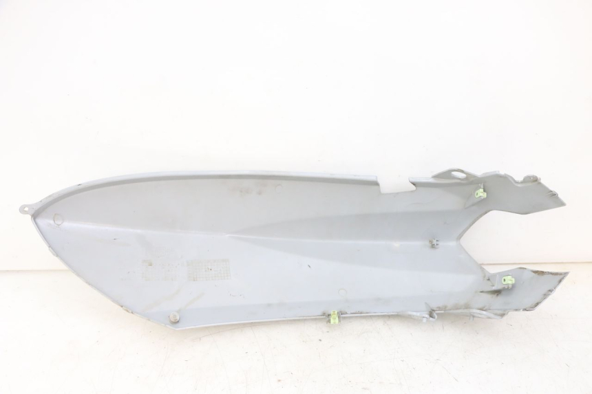 photo de CARENA POSTERIORE DESTRA PEUGEOT KISBEE 2T 50 (2018 - 2022) - Primo piano tecnico