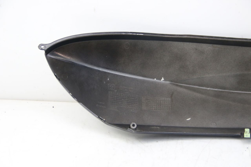 photo de PARAFANGO POSTERIORE DESTRO PEUGEOT KISBEE 4T 50 (2018 - 2022) - Zoom sullo stato d'uso