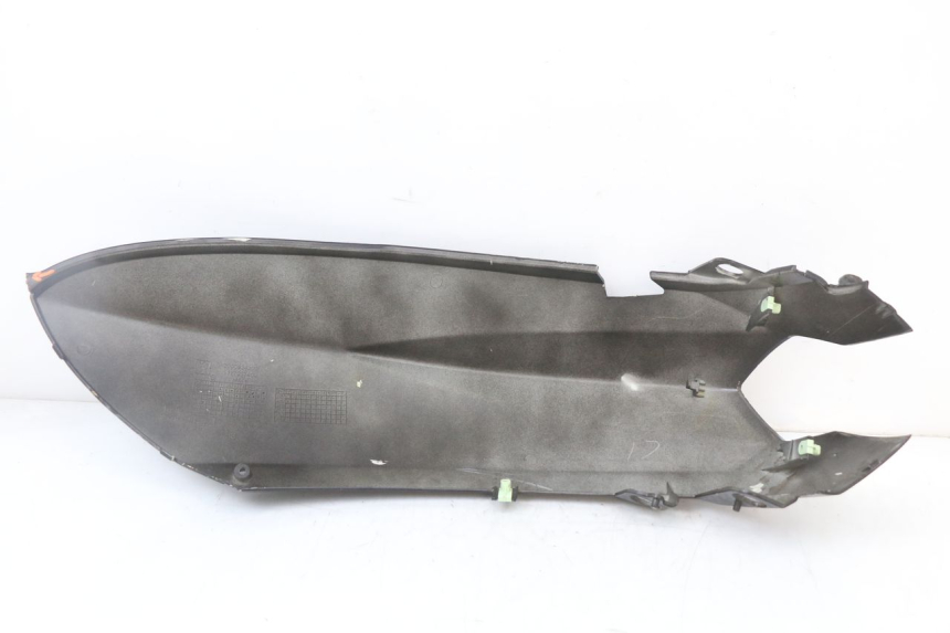 photo de PARAFANGO POSTERIORE DESTRO PEUGEOT KISBEE 4T 50 (2018 - 2022) - Primo piano tecnico