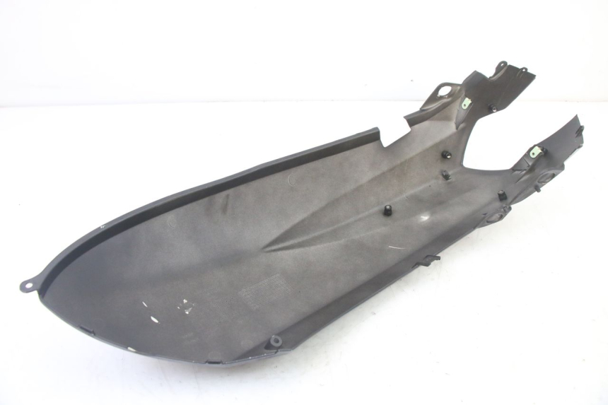 photo de PARAFANGO POSTERIORE DESTRO PEUGEOT KISBEE 4T 50 (2018 - 2022) - Dettagli dei punti di fissaggio