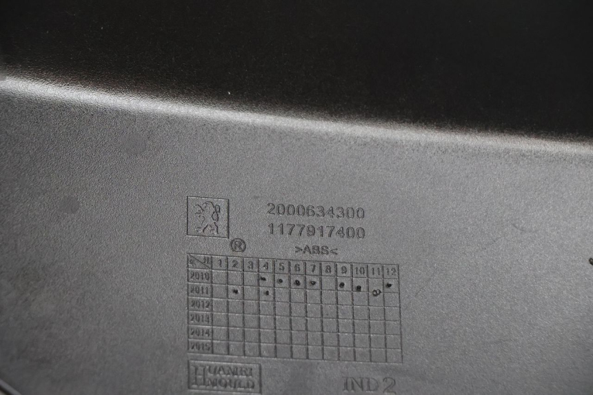 photo de PARAFANGO POSTERIORE DESTRO PEUGEOT KISBEE 4T 50 (2010 - 2017) - Altra vista dell'articolo