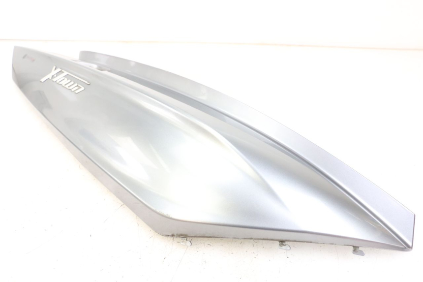 photo de PARAFANGO POSTERIORE DESTRO KYMCO X-TOWN XTOWN 125 (2016 - 2021) - Marcature e riferimenti originali