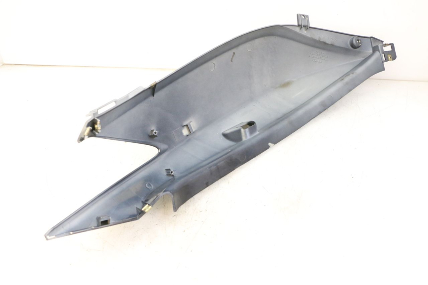 photo de PARAFANGO POSTERIORE DESTRO KYMCO XCITING 500 (2007 - 2010) - Dettagli dei punti di fissaggio