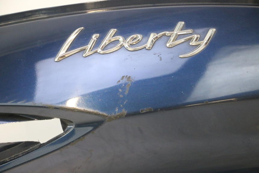photo de PARAFANGO POSTERIORE DESTRO PIAGGIO LIBERTY IGET 4T 50 (2015 - 2020) - Zoom sui componenti