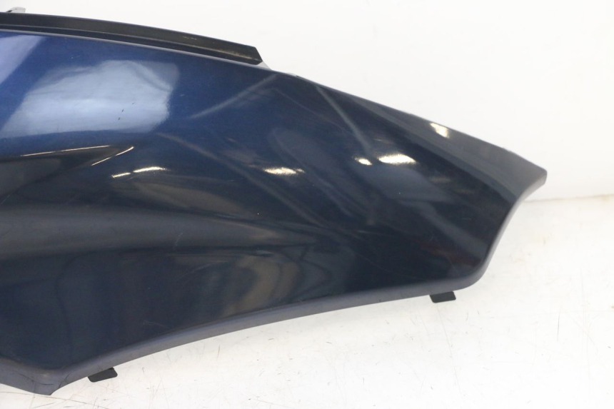 photo de PARAFANGO POSTERIORE DESTRO PIAGGIO LIBERTY IGET 4T 50 (2015 - 2020) - Primo piano ad alta risoluzione
