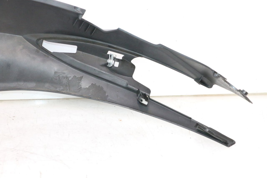 photo de CARENA POSTERIORE DESTRA PIAGGIO LIBERTY IGET 4T 50 (2021 - 2025) - Dettagli dei punti di fissaggio