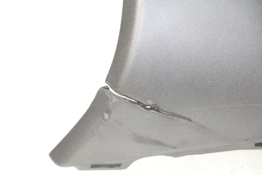 photo de PARAFANGO POSTERIORE DESTRO PIAGGIO LIBERTY IGET S 125 (2016 - 2020) - Zoom sullo stato d'uso