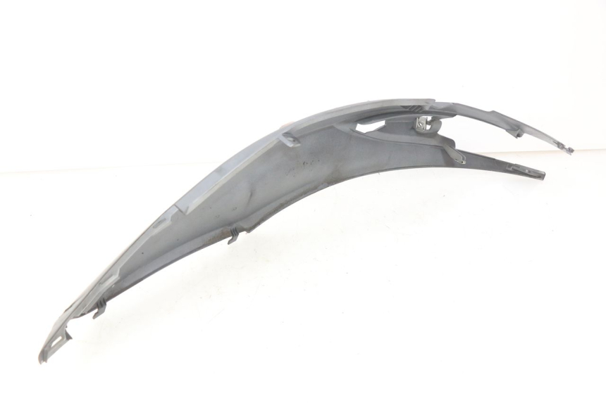 photo de PARAFANGO POSTERIORE DESTRO PIAGGIO LIBERTY IGET S 125 (2016 - 2020) - Dettagli dei punti di fissaggio