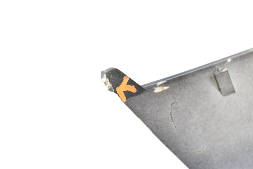 photo de CARENA POSTERIORE DESTRA MBK MACH G AC 50 (2002 - 2014) - Zoom sullo stato d'uso