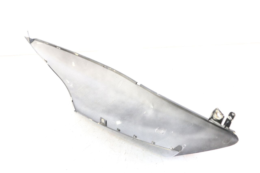 photo de CARENA POSTERIORE DESTRA MBK MACH G AC 50 (2002 - 2014) - Primo piano tecnico