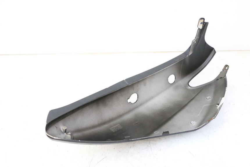 photo de PARAFANGO POSTERIORE DESTRO MBK OVETTO ONE 2T 50 (2013 - 2017) - Altra angolazione